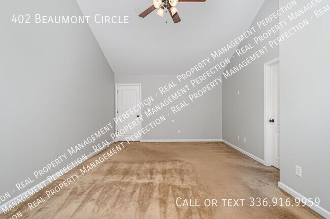 Building Photo - 402 Beaumont Cir