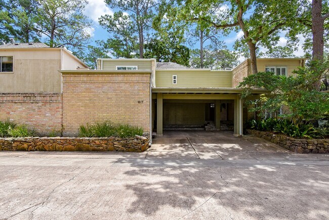 Building Photo - 201 Vanderpool Ln