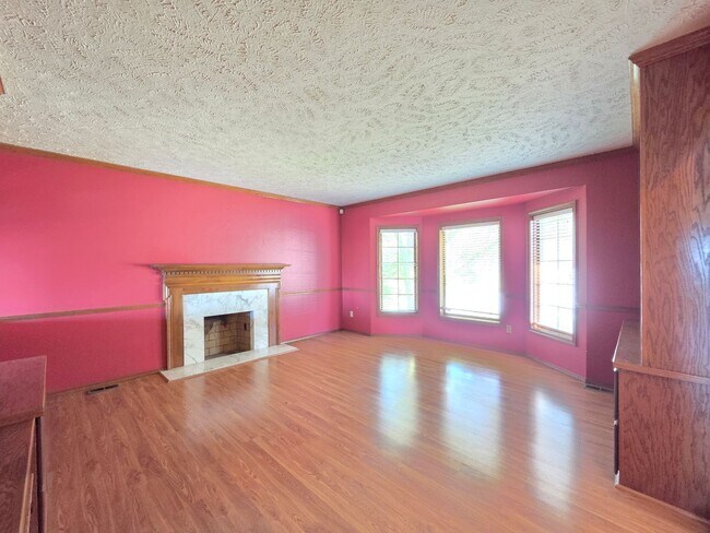 Building Photo - $3,495 - 5 Bed / 4 Baths Stunning Northwood Home with Views