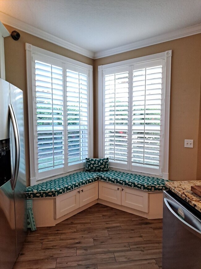 Building Photo - 3BR 2BA BOUCHELLE ISLAND GROUND FLOOR COND...