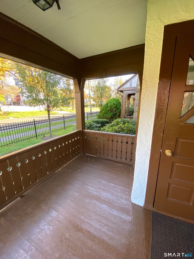 Building Photo - 410 West Ave