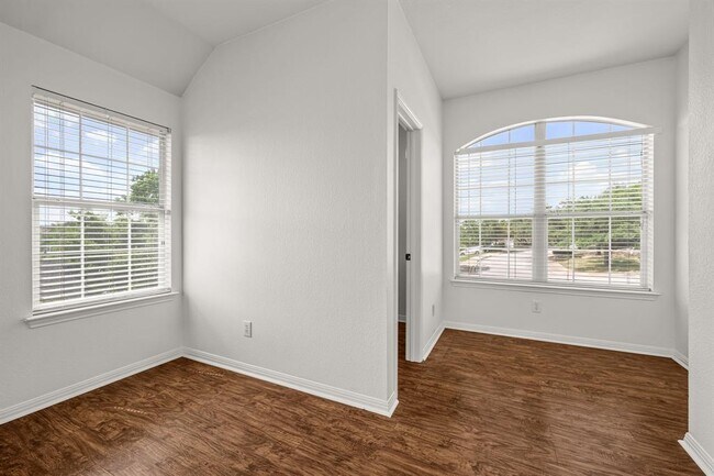 Building Photo - 11905 Lake Stone Dr