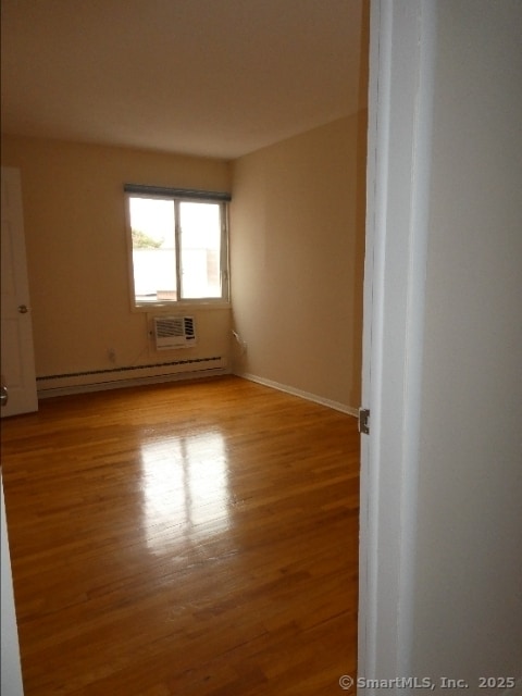 Building Photo - 203 W Walk