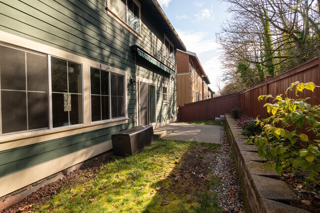 Building Photo - 6733 37th Ave S