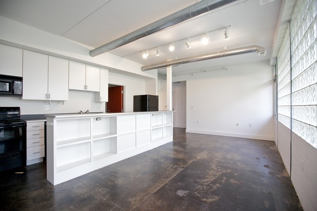 Interior Photo - 1605 Gordon Ave