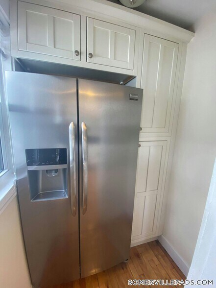 Building Photo - 56 Gordon St