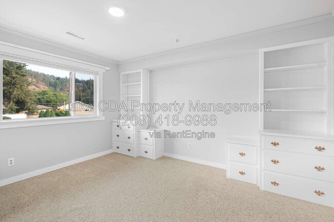 Building Photo - 203 N Bruce Rd
