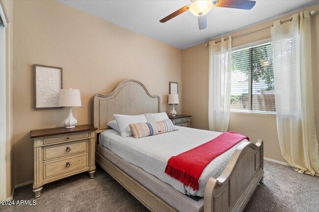 Building Photo - 5512 E Campo Bello Dr