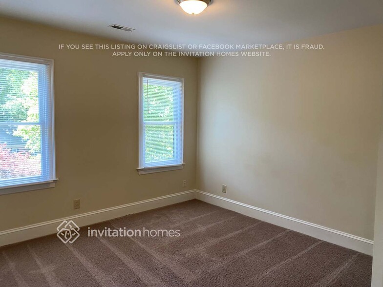 Building Photo - 9220 Tillot Dr