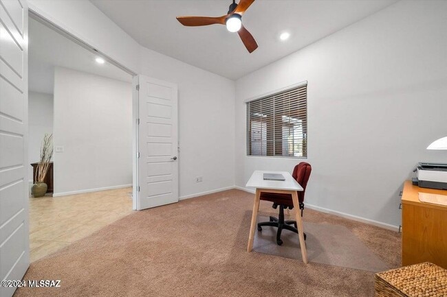 Building Photo - 10623 N Iron Peak Dr