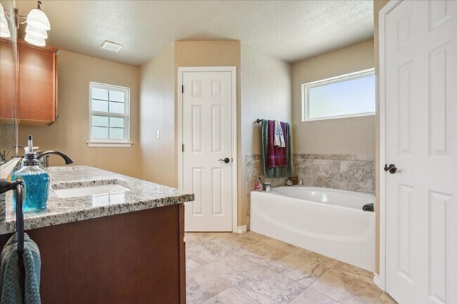 Building Photo - Morgan's Point 3/2 pristine!