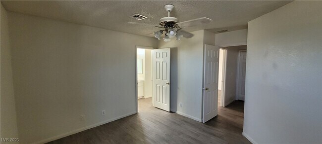 Building Photo - 6561 Avon Ct