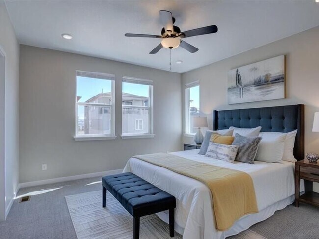 Building Photo - 8800 Hugo Dr