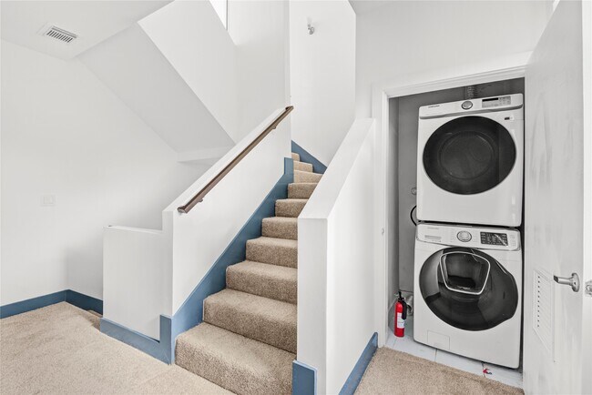 Building Photo - 3910 Austin St