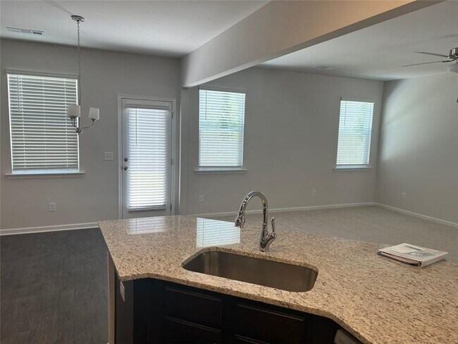 Building Photo - 127 Berry Dr