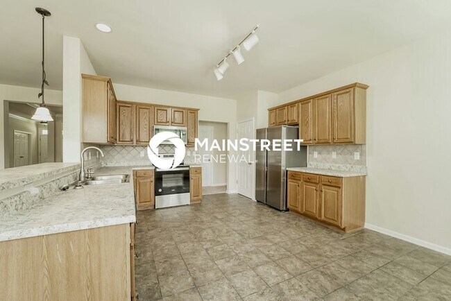 Building Photo - 5 Bedroom Pet-Friendly Home in Charlotte, NC with Main Street Renewal