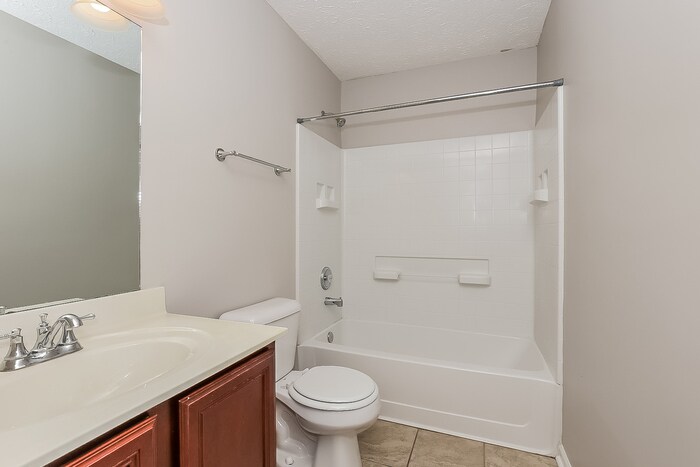 Building Photo - 429 Creek Oak Dr