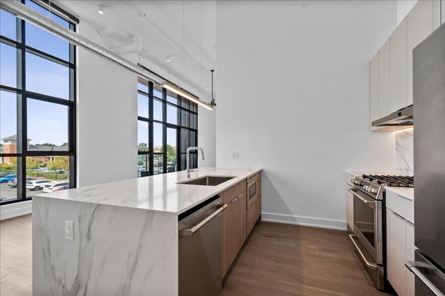 Building Photo - 728 Waukegan Rd