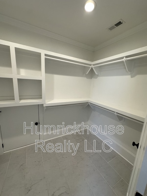 Building Photo - 1808 Berryhill Rd