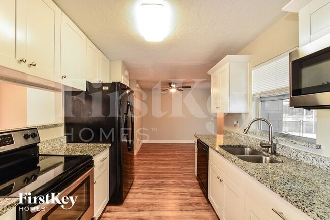 Building Photo - 561 Hibiscus Rd