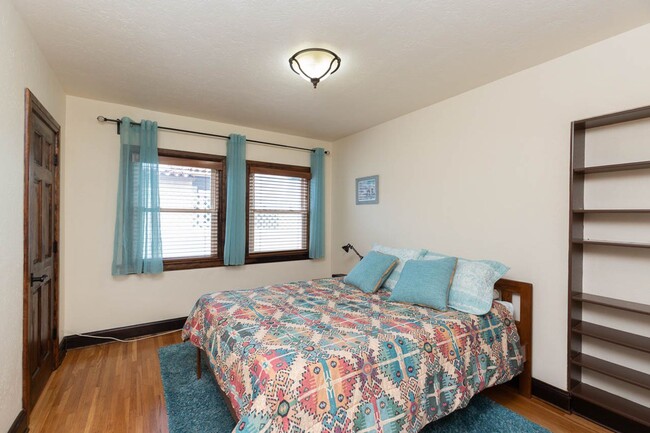 Building Photo - 4 Bed, 3 Bath—Single Family Home in Kensin...