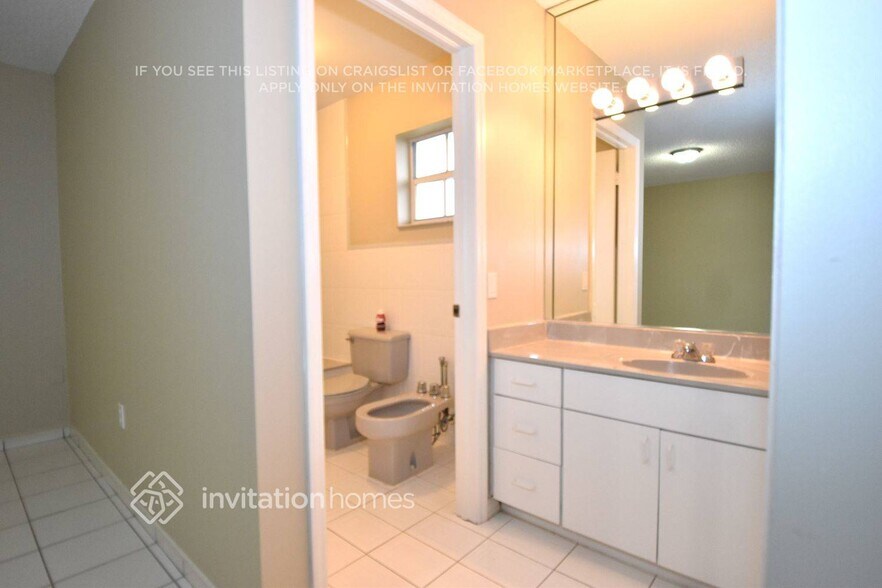 Building Photo - 1276 SW 143rd Pl