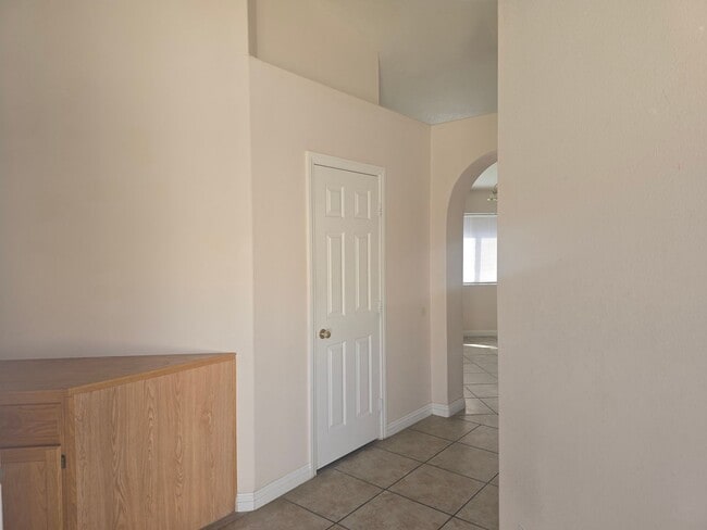 Building Photo - 3 bedroom home