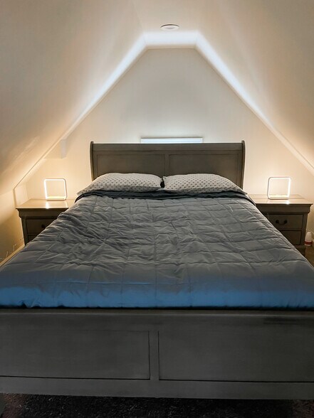 Building Photo - 1701 Spence St