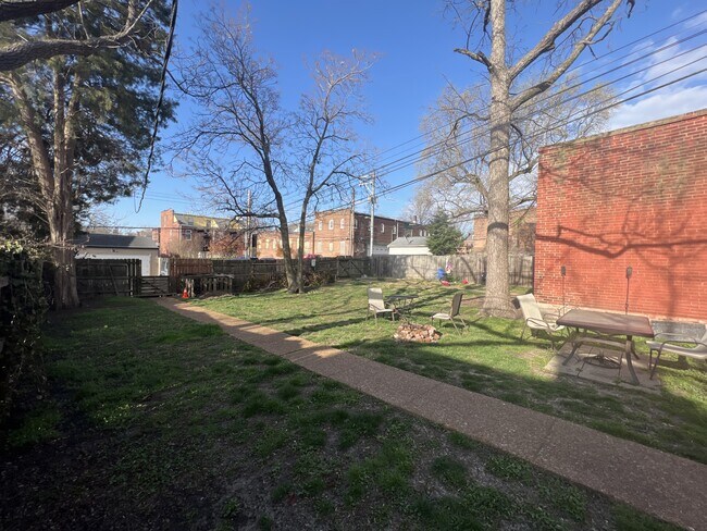Building Photo - 932-934-934 Russell Blvd