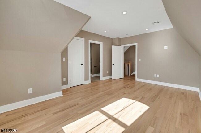 Building Photo - 49 Park Ave