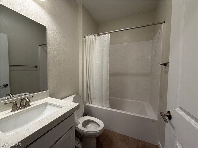Building Photo - 227 Jaldena Ln