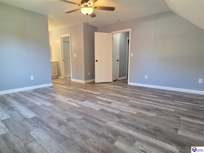 Building Photo - 888 N Woodland Dr