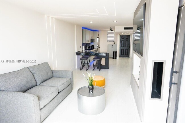 Building Photo - 2903 N Miami Beach Blvd