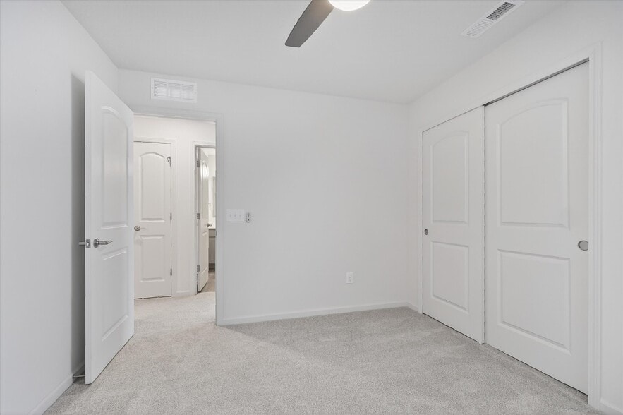 Building Photo - 10942 Haflinger Dr