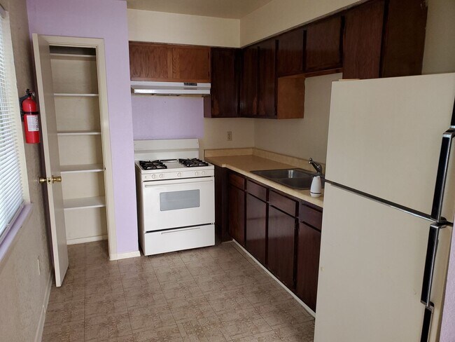 Building Photo - 1102 Van Patten Ave