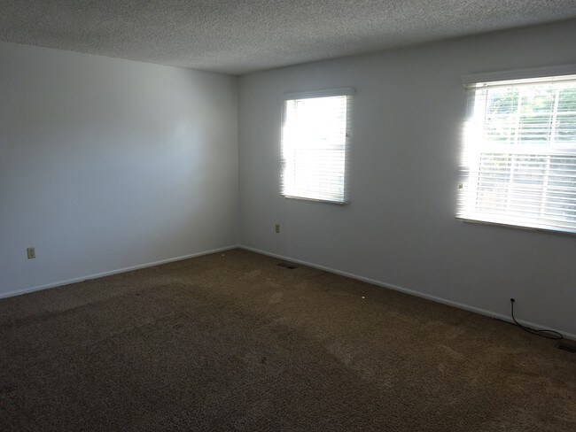 Building Photo - 7047 S Fairfax St