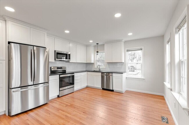 Building Photo - 2910 Fendall Ave