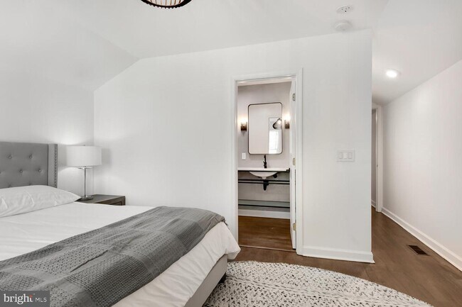 Building Photo - 6670 Cedar Cove Rd