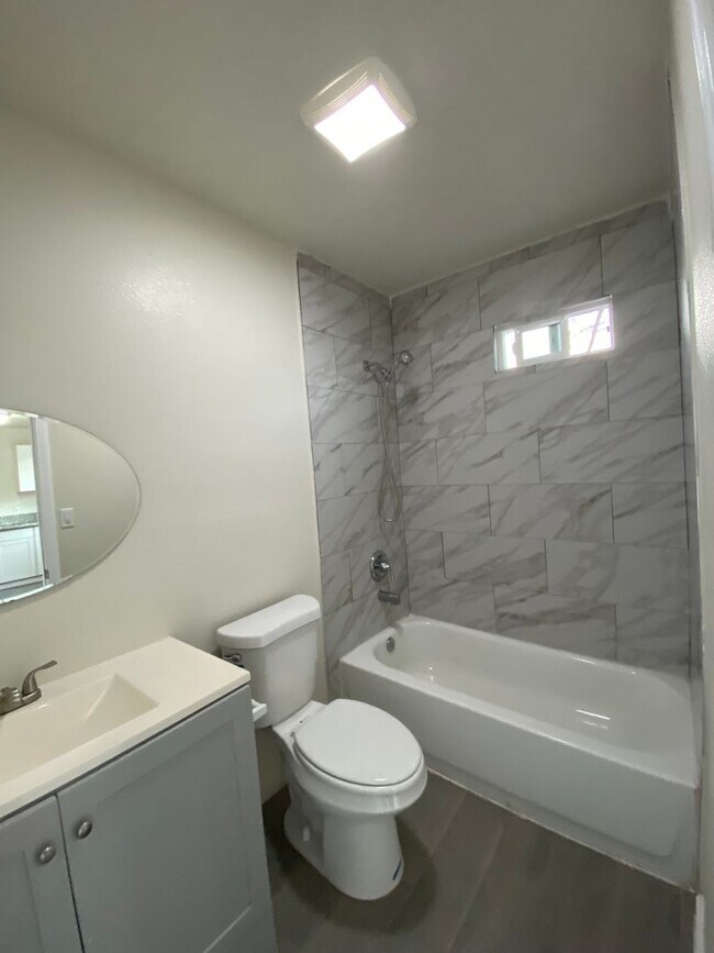 Building Photo - Charming 2 BD 1 BA House in Central SW Bakersfield