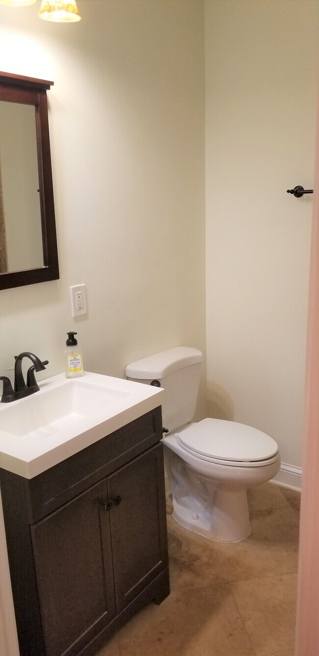 Building Photo - 746 Amsterdam Ave NE