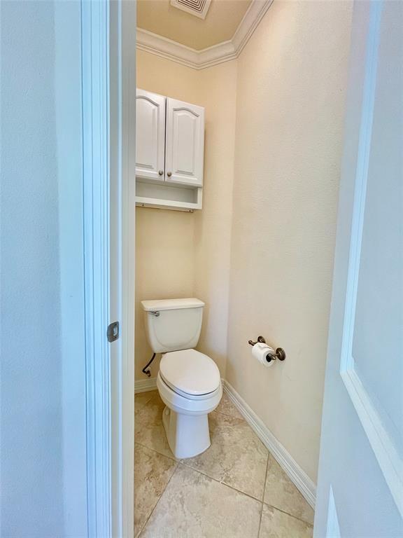 Building Photo - 20603 Highland Lake Loop