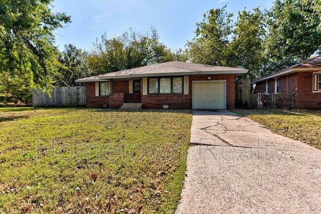 Primary Photo - 2200 Downing St