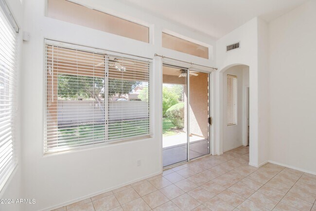 Building Photo - 1375 W Musket Way