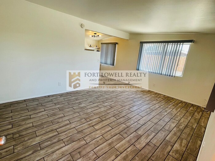 Building Photo - 1310 N Richey Blvd