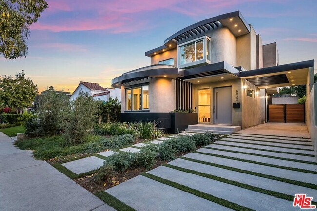 Building Photo - 8932 Dorrington Ave