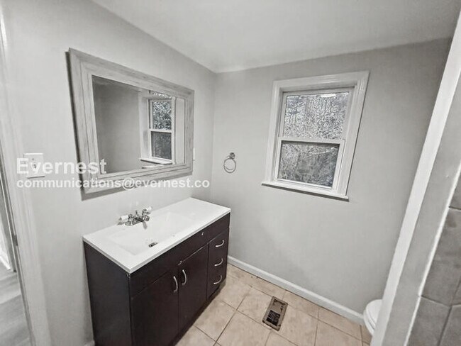 Building Photo - 4905 Scenic View Dr