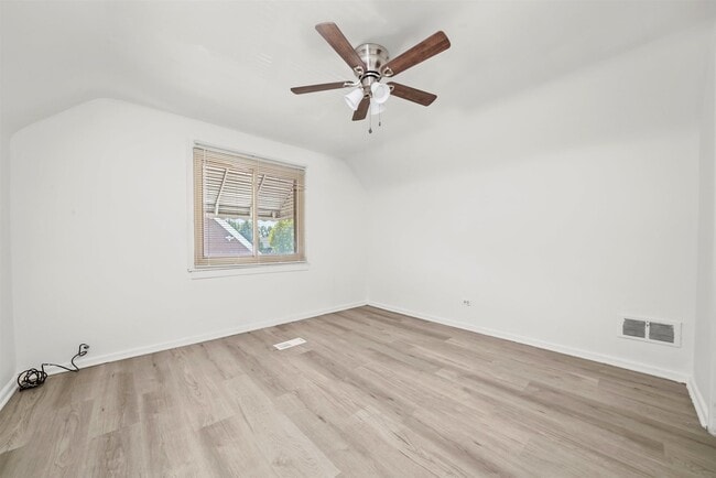 Building Photo - 17007 Oakwood Ave