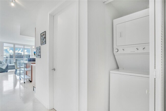 Building Photo - 185 SW 7th St