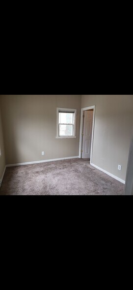 Building Photo - 3602 E Fall Creek Parkway North Dr