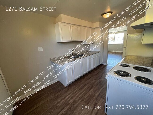 Building Photo - 1271 Balsam St